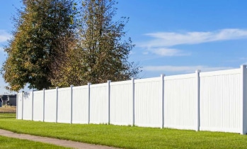 cf-explore-our-vinyl-fencing-options-3